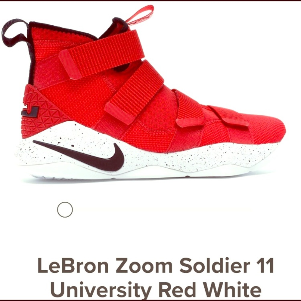 Boys LeBron Tennis shoes, good condition, no tears